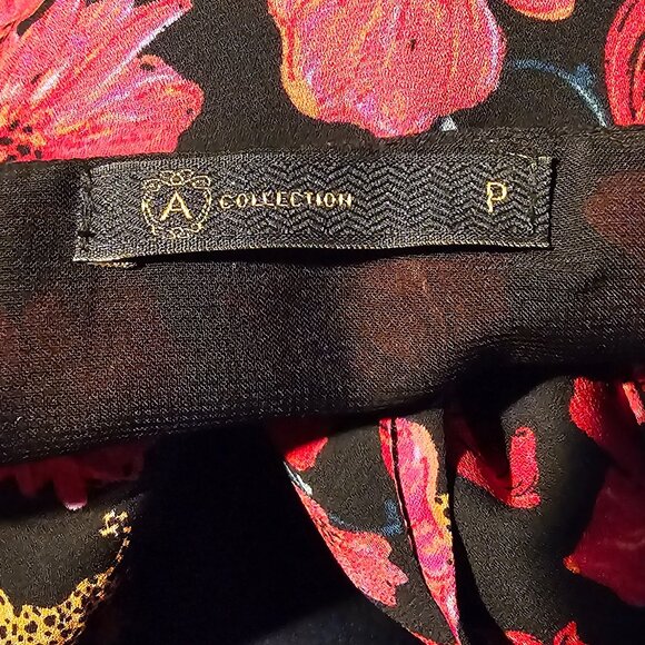 NWOT A COLLECTION XSP Floral Short Sleeve 2 Slit dress - Picture 7 of 7